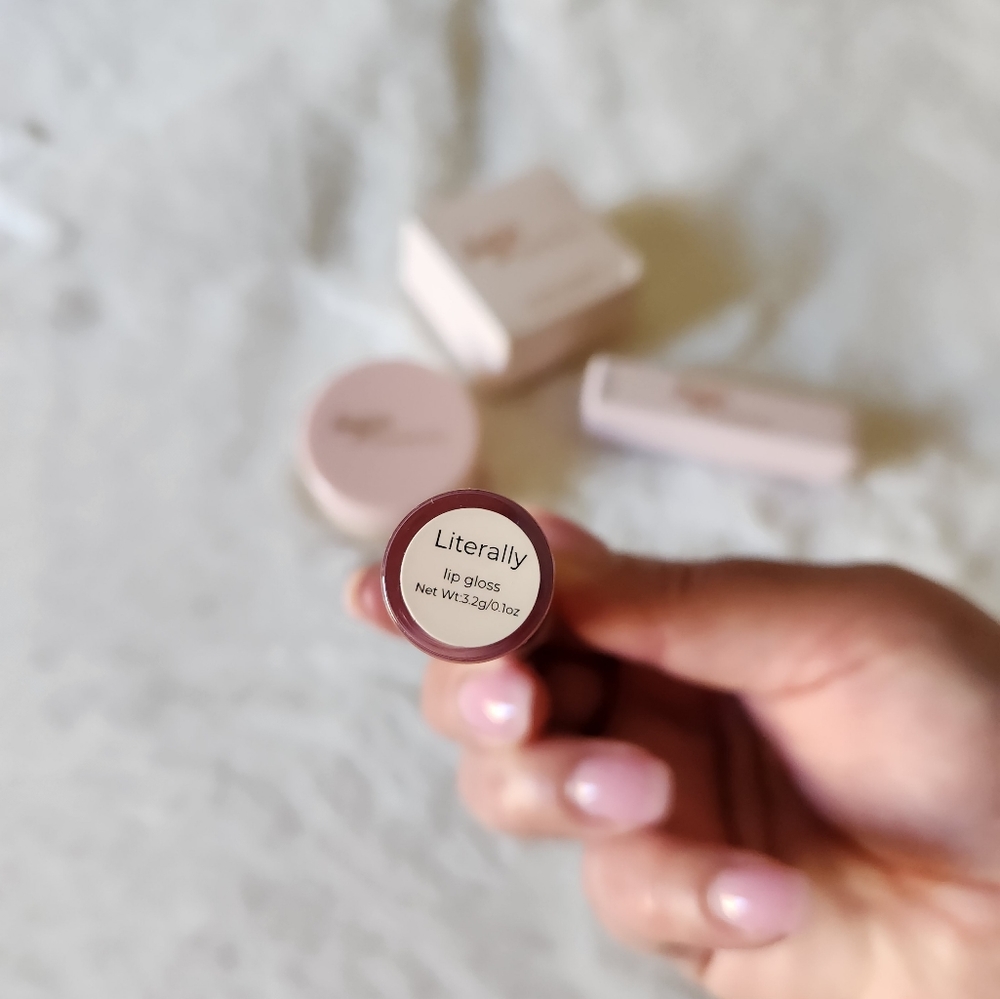 🆕️basic beauty- Makeup Bundle - Picture 6 of 9